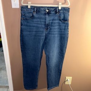 American Eagle Outfitters 🦅 Mom Jean w Stretch - Size 18 VEUC!!